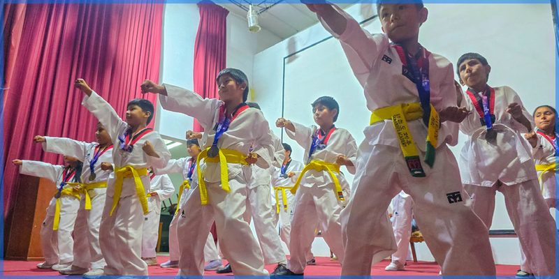 Deportistas de Abancay reciben reconocimiento tras destacar en Campeonato Nacional de Taekwondo