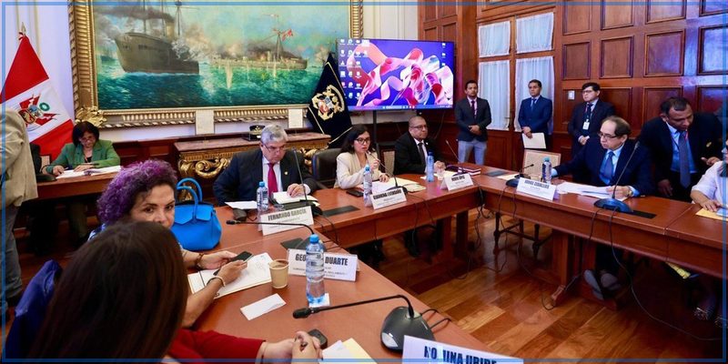 Comisión de Constitución citará a canciller para abordar política exterior y atención consular